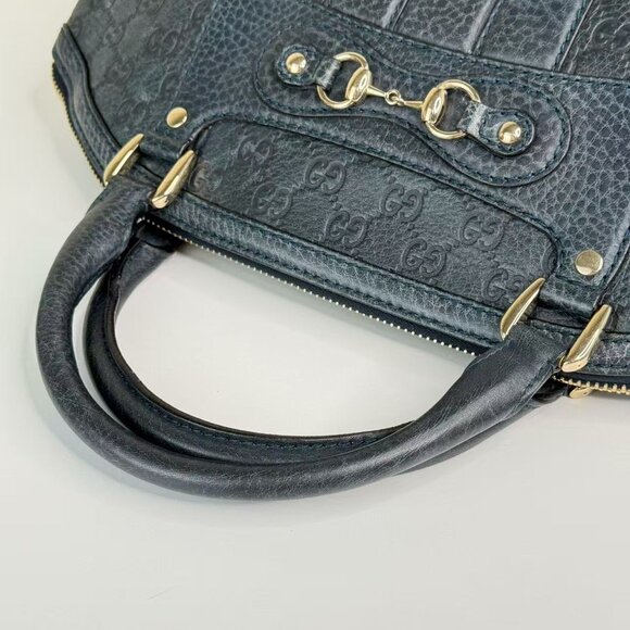 Gucci GG Logo Printed Black Leather Shoulder Bag with Classic Design - Picture 7 of 10